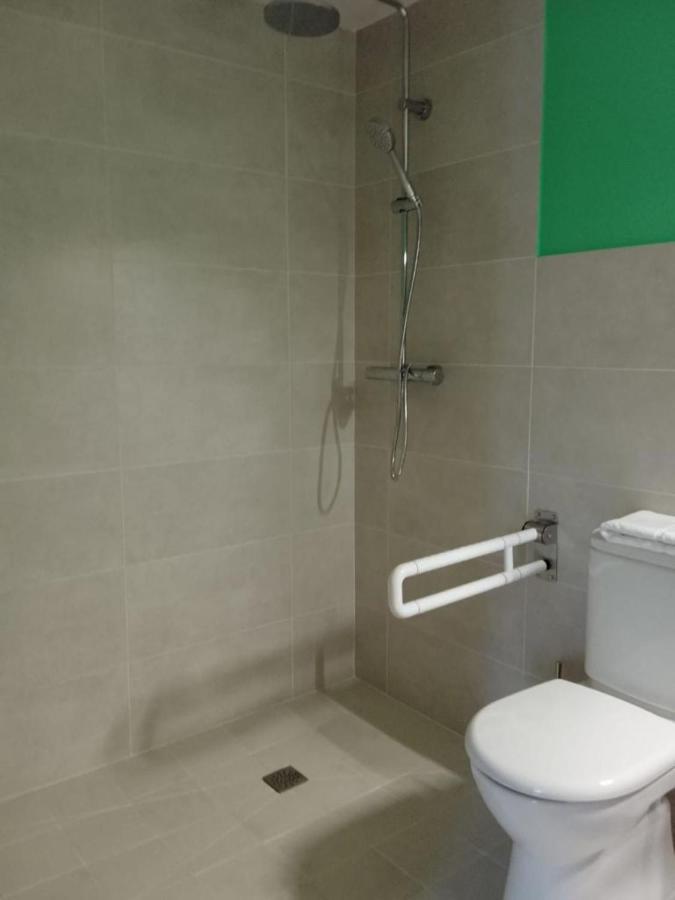 O Teu Sitio Hostel Рибадео Екстериор снимка
