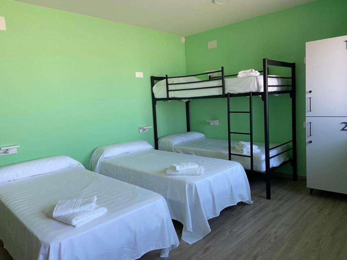 O Teu Sitio Hostel Рибадео Екстериор снимка