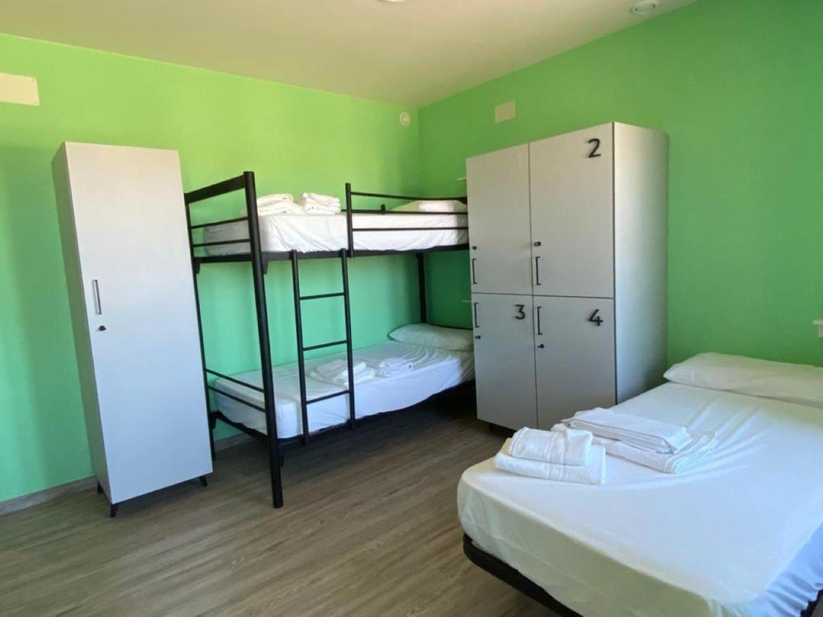 O Teu Sitio Hostel Рибадео Екстериор снимка