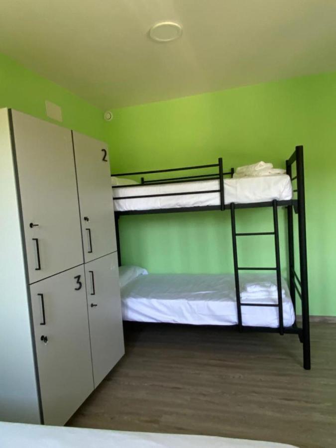 O Teu Sitio Hostel Рибадео Екстериор снимка